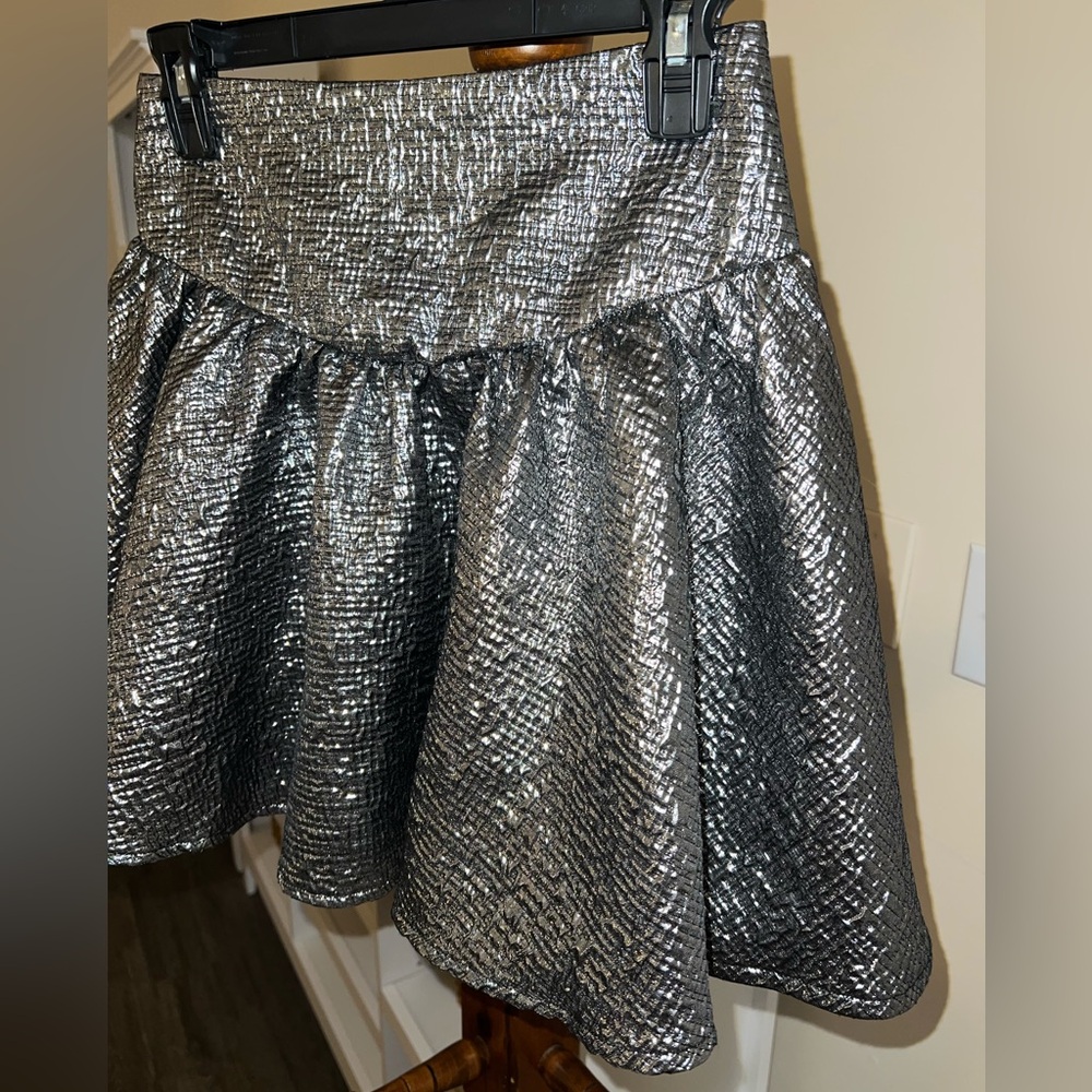 DO+BE Metallic Ruffle Mini Skort - Picture 2 of 7